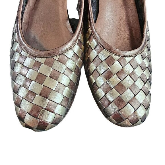 Amalfi By Rangoni Women's Silver & Bronze Woven Leather Shoes, 1" Heel, Size 9N - Picture 4 of 9